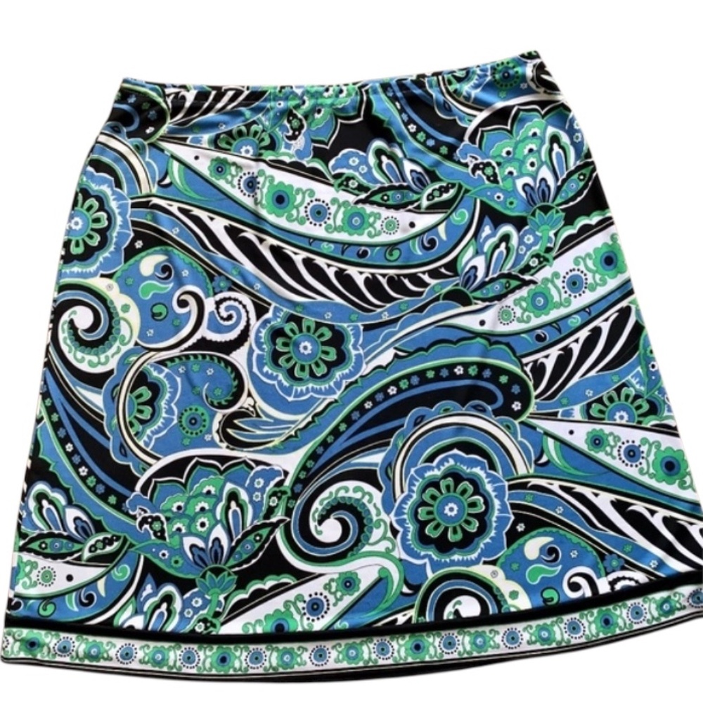 🛑 SOLD ‼️ NEW YORK & COMPANY SKIRT NEW YORK & COMPANY SKIRT  BLUE PAISLEY SKIRT